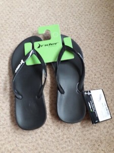rider flip flops ladies