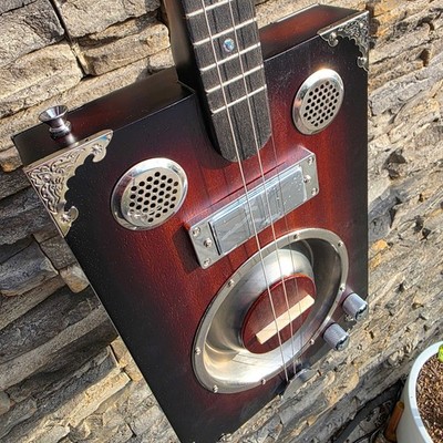 **Delta Star PRO 3-String Dobro Style Resonator Cigar Box Guitar w/Humbucker PU 