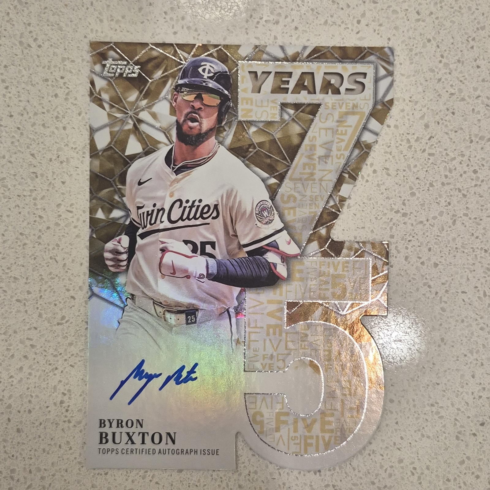 2026 Topps Series 2 - 75 Years of Topps Die-Cut Autographs Byron Buxton Gold /50