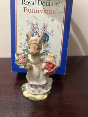 Royal Doulton Bunnykins Mrs Bunnykins Busy Morning Shopping DBR7 Originalverpackt