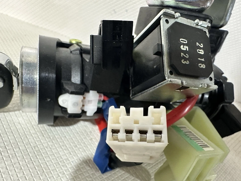 2018-2019 Hyundai Sonata Ignition Lock Switch Door Lock Shroud Cover W/KEY OEM - Image 4 of 4