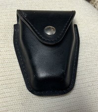 Safariland Handcuff Case Plain Black - 190-0398 Ontario CA Leather Used HG102