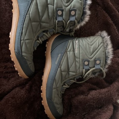 New Columbia Minx Shorty III Boots Winter Quilted Green Fur lined  Sz US 8