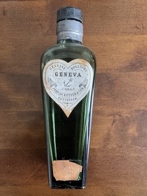 Antique De Kuyper Genever Gin Bottle c1900 Dutch Glass Bottle Original Cap Rare