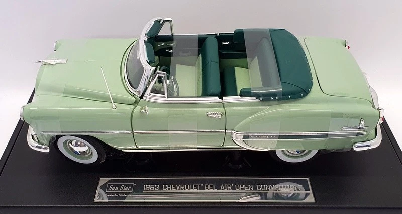Sunstar масштаб 1/18 модель 1624 - 1953 Chevrolet Bel Air Conv - серфинг зеленый - Изображение 4 из 4