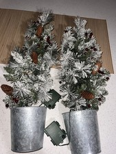 Vintage Wall/Door Hanging Basket Christmas Tree Flat Back lights and berries 