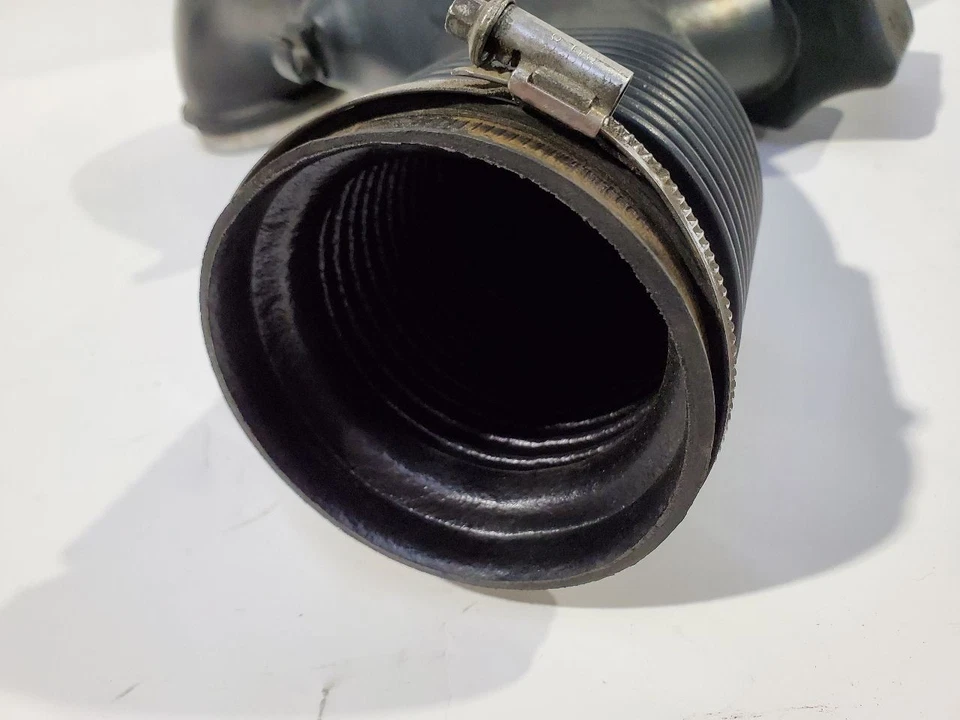 Conjunto de purificador de ar usado serve: 2002 BMW X5 3.0 grau A - Imagem 2 de 4