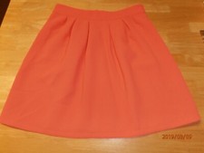 River Island schöner Damen/Mädchen Rock in Korallenrosa Größe UK8 Neu ohne Etikett