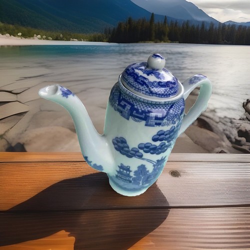 VTG Blue Willow Two Cup Coffee Pot Server 8 Inches Tall