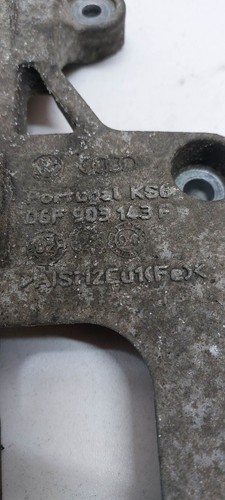 Volkswagen Golf mk5 1.6 Benzin Lichtmaschine Halterung 06F903143F