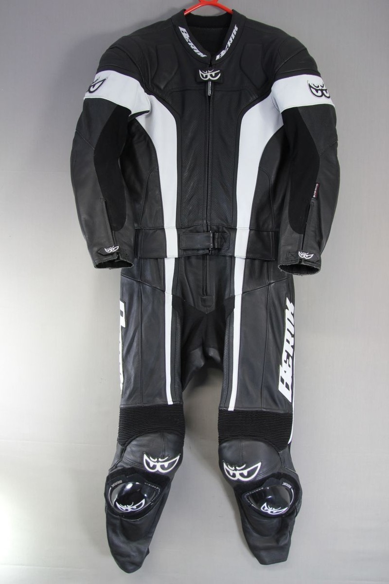 BERIK PIECE BLACK WHITE LEATHER BIKER SUIT CE ARMOUR KNEE SLIDERS  40 IN