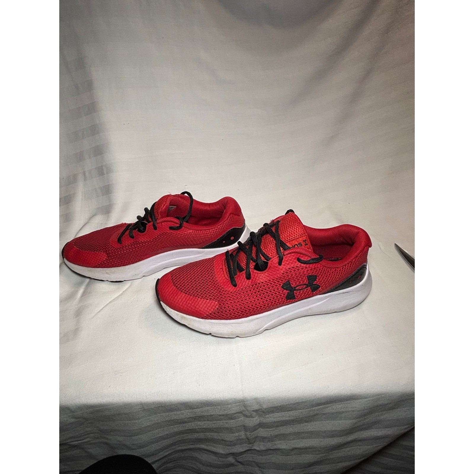 Under Armour Surge 3 Red Black Running Shoes 3024989-600 Mens 5 Womens 6.5Y thumbnail 6