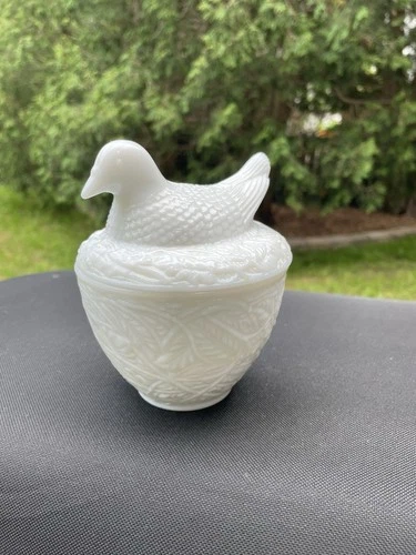 Vintage Avon Milk Glass Bird on Nest Candy Dish Sugar Bowl Trinket Dish 5" Tall