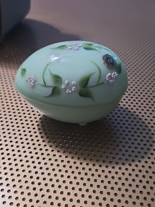 WESTMORELAND Glass Egg Trinket Box Signed Small Chip Estate JJ#17