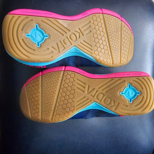 $ 175 Salming Kobra Womens Court Shoes Blue /Pink Sz 9 - Picture 10 of 11
