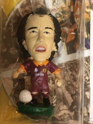 Corinthian ProStars Figure, Paulo Roberto Falcao (Roma) Legends of