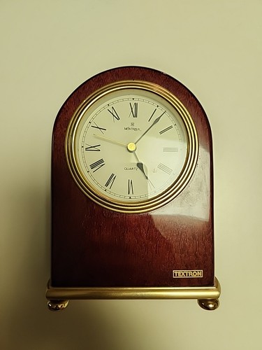 Montreux Quartz Movement Desk/Table Clock made for Textron Cherry Finish - Afbeelding 1 van 2