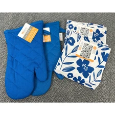 MU Kitchen 1Pair Oven Mitts 2 Towels Potholder Blue Floral Terry Lined Set Gift