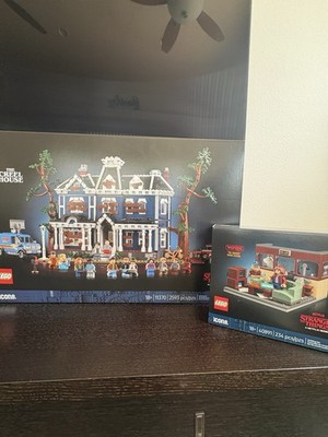 LEGO Icons Stranger Things Creel House 11370 + Radio Station 40891 Sets + GWP