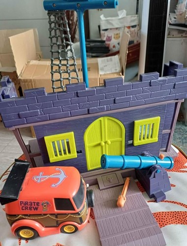 Complete Scooby doo pirate set, with extra figures
