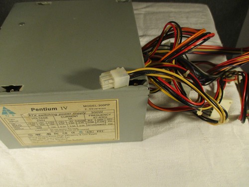 ATX-Netzteil 300W für Computer Desktop-PC aktuelle Bauweise IDE-Anschlüsse GF