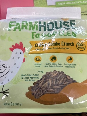 FARMHOUSE FAVORITES CRITTER COMBO CRUNCH ( 2LB ) BAG BY MANNA PRO