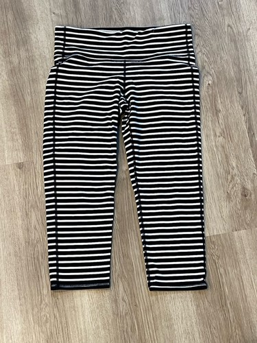 Athleta Black & White Striped Chaturanga Capri Leggings Size Medium - Picture 1 of 10