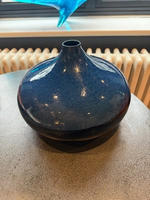 Crate & Barrel CB2 Azurblau & Schwarz Keramik Vase -- Handarbeit in Portugal
