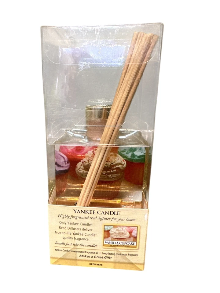 Yankee Candle 'VANILLA CUPCAKE' Reed Diffuser Oil -  1.2 oz NEW Rare Retired - Image 3 of 4