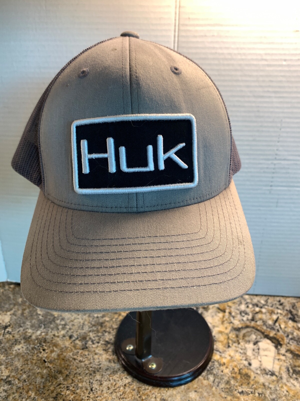 HUK SOLID Gray TRUCKER CAP Snap Back Adjustable M… - image 1