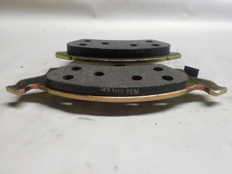 Nuevo juego de pastillas de freno de disco orgánico Fade Free D506 Foto 4 de 4