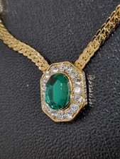 Collier plaqué or avec pendentif vert émeraude pour femme
