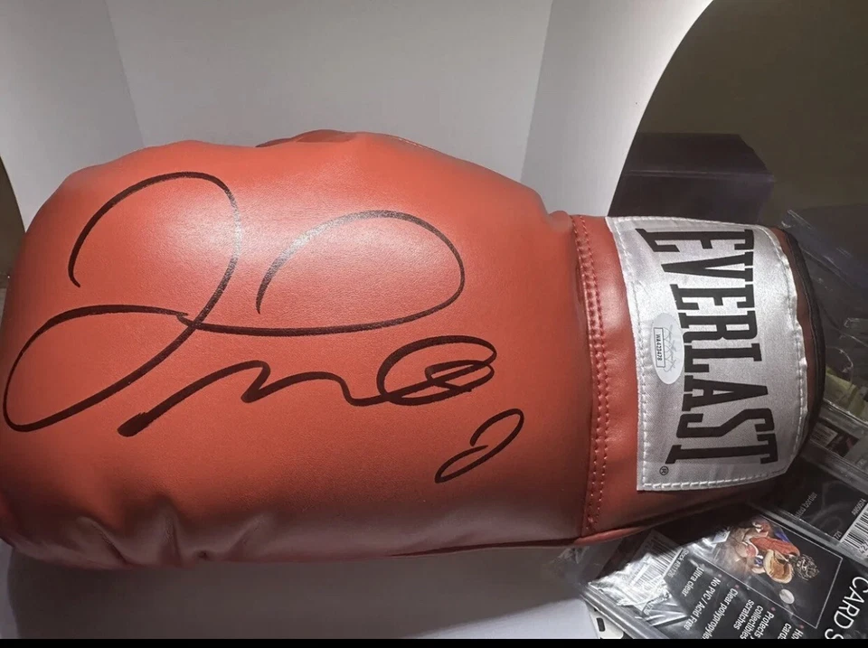 Floyd Mayweather Jr. Signed Autograph Boxing Glove JSA Auto COA Red Everlast - Image 3 of 4