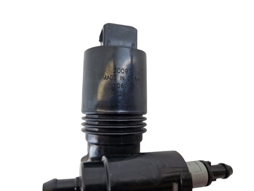 Wischwasserpumpe fur NISSAN NOTE E11 window cleaner motor sprayer 100607B