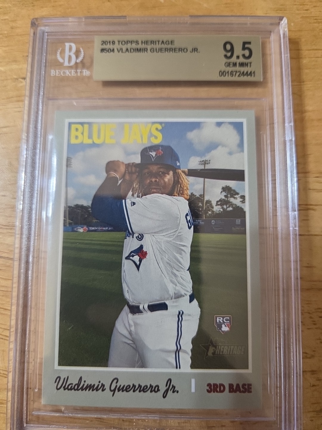 2019 Topps Heritage Vladimir Guerrero Jr RC #304 SGC 9.5 MT+ G001138