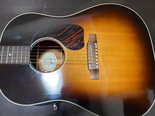 Gibson J-45 standard 2018 acoustic guitar from JAPAN