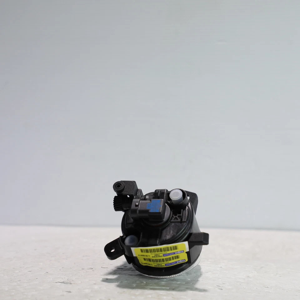 Противотуманные фары для правой стороны Audi A4 2009–2012 годов выпуска 19 0795 00 неоригинальные запчасти - Изображение 4 из 4