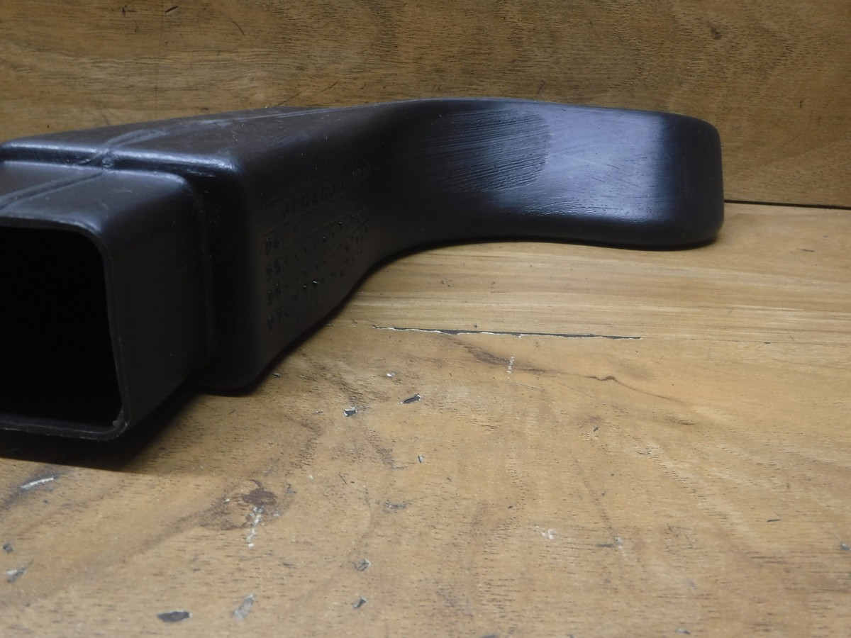 ケージ an 90-00 HONDA GOLDWING 1500 RIGHT LOWER AIR DUCT 64278-MN5-000 FAST