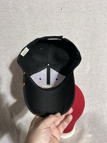 Cappello da baseball PROTETTO DAL 2° EMENDAMENTO ricamato 1911 semiautomatico nero - Foto 8 di 11