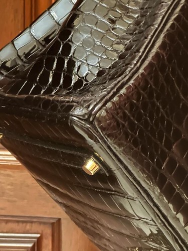 Hermes Birkin 35 Black Crocodile Shiny Porosus With GOLD Hardware - Picture 7 of 23