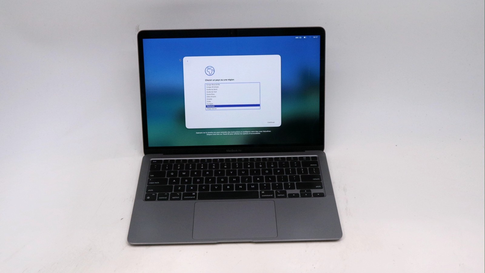 Apple MacBook Air 13 M1 8-Core 8GB 256GB Gray 2020 - Used Good. Available Now for $324.99
