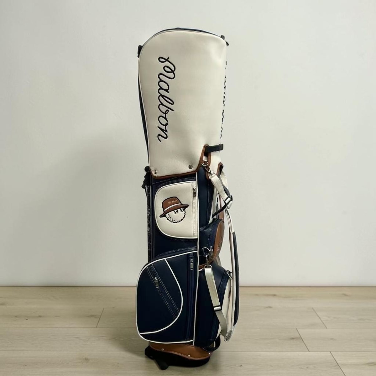 Malbon Golf スタンドバッグ ブラック/ホワイト Malbon Golf Stand Bag - New Fashionable Waterproof Large Capacity