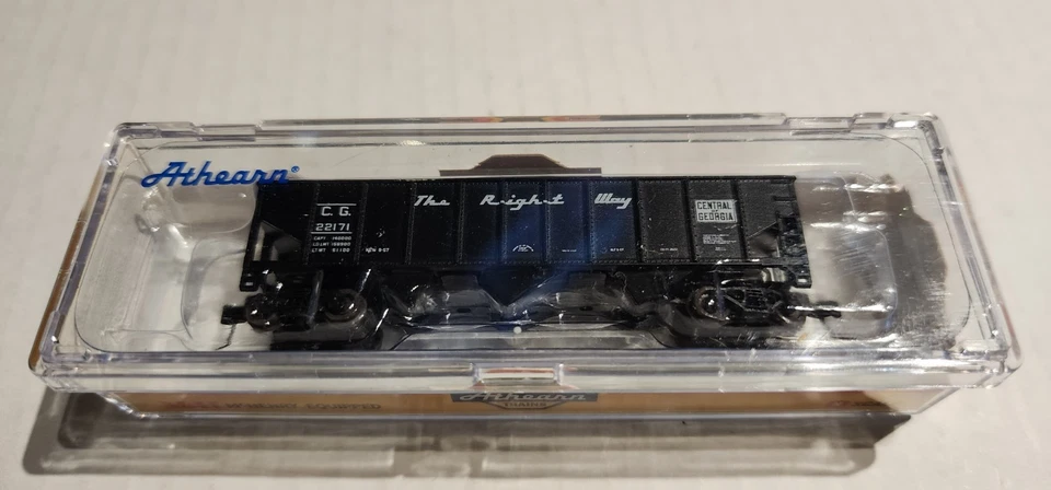 Athearn N Scale 3 Bay Hopper Central of Georgia #22171 - Image 3 of 4
