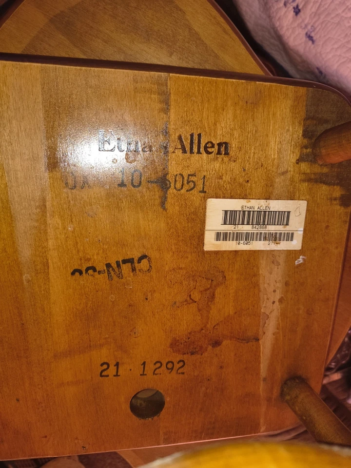 2 sillas de cocina Ethan Allen Foto 2 de 3