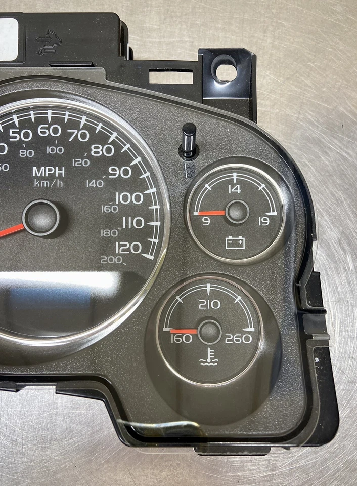 2007 - 2014 GMC YUKON Speedometer cluster OEM unknown mileage - Image 2 of 4