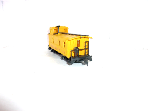 D5 (HO)Vintage RoCo35' Union Pacific #510 -5 window Caboose, w/ worker on back - Picture 3 of 6