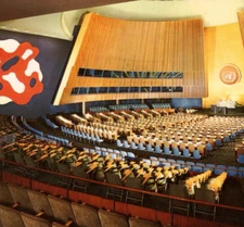 United Nations, General Assembly Hall, art: Fernand Leger, New York VTG Postcard