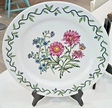 4 DINNER PLATES: Classic Settings Garden Path 073 by International China 10 7/8!