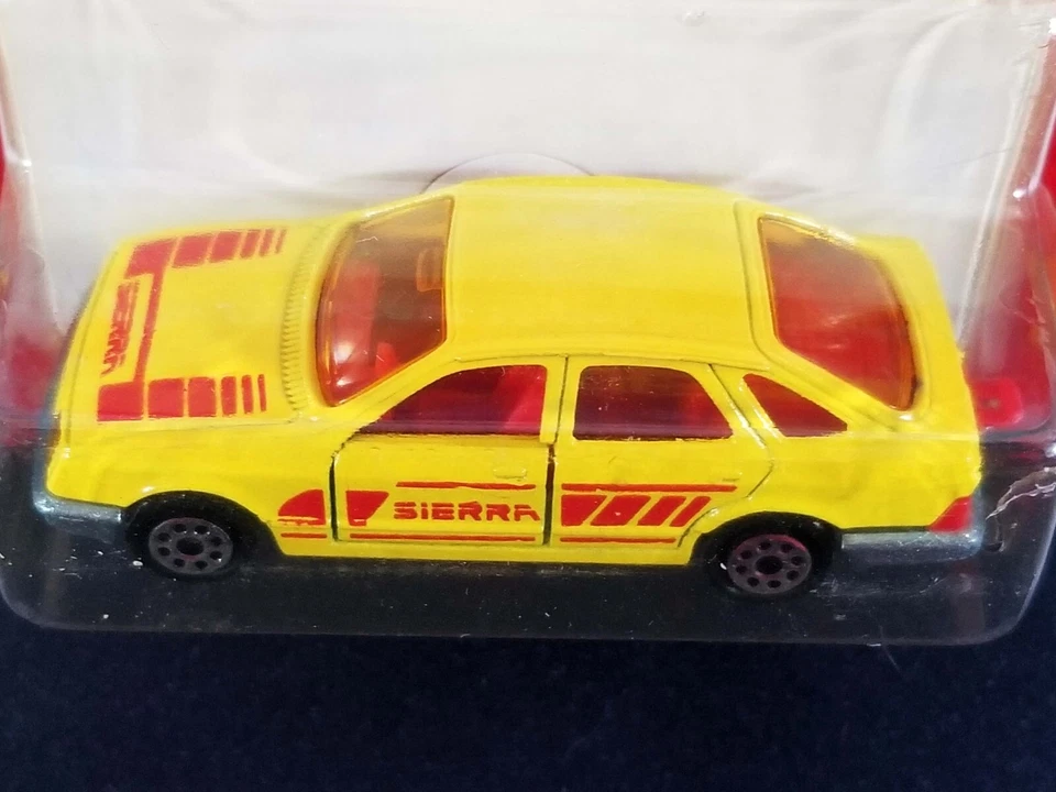 Majorette Ford Sierra / #272 / Amarillo con tampos rojos / Hecho en Francia Foto 3 de 4