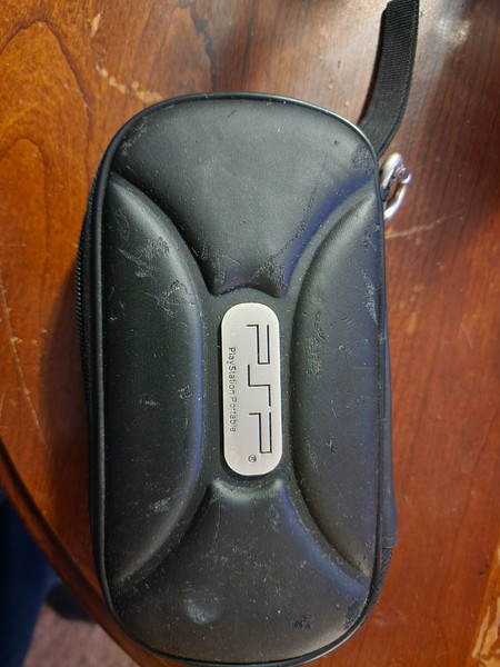 Estuche de transporte rígido Sony PSP